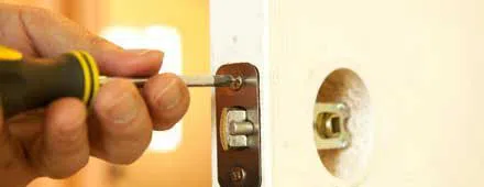 Affordable Locksmith Services Fort Worth, TX 817-357-4985 - 24-hour-lock-key-01